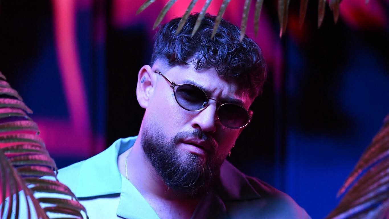 Силвър с изненадваща премиера – новото парче „5 минутки“ идва утре