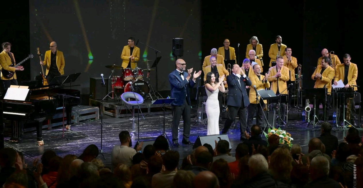 ВАСИЛ ПЕТРОВ „РАЗТЪРСИ“ ДОХОДНО ЗДАНИЕ И ПОДАРИ ТРИ БИСА НА РУСЕНЦИ